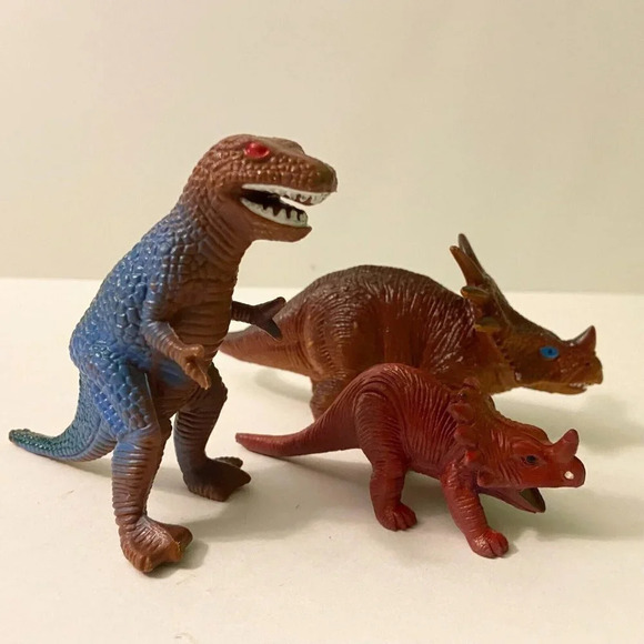 Vintage Mix Lot 3 Dinosaur Figures  Styracosaurus Trex Triceratops Toys - Picture 2 of 11